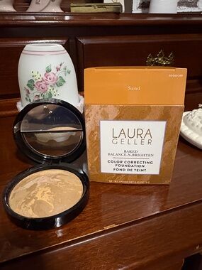 Laura Geller Sand Baked Balance-N-Brighten Foundation - Beige/Tan Marble